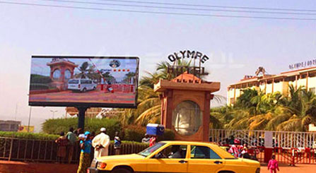 Exibição de publicidade de rua ao ar livre do Mali